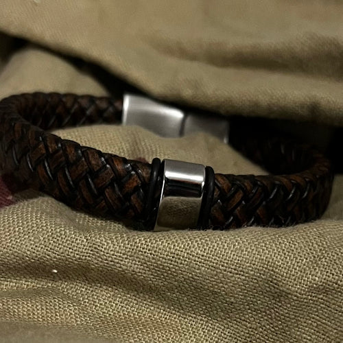 bracelet pour hommes élégants cuir tressé marron et fermoir en acier inoxydable